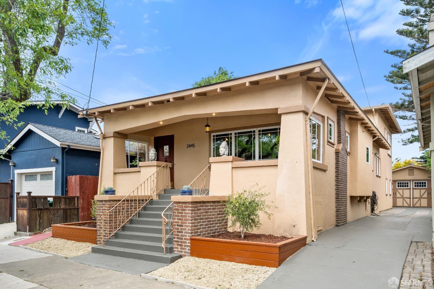 2445 Encinal Avenue