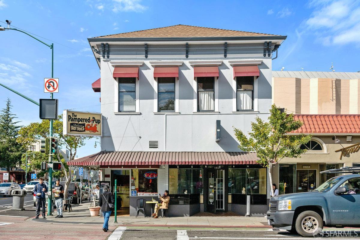 2445 Encinal Avenue