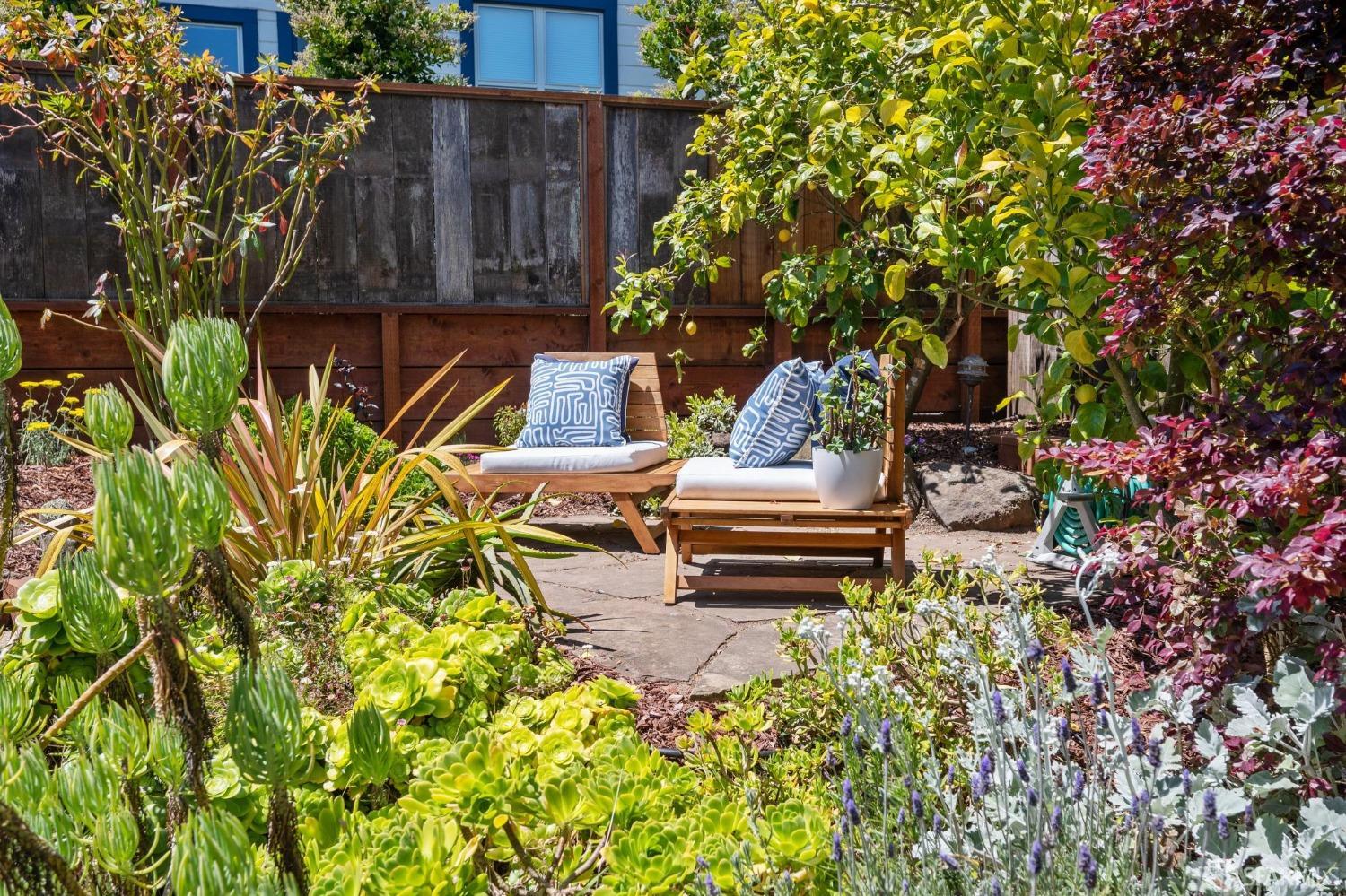 25 Roselyn Terrace