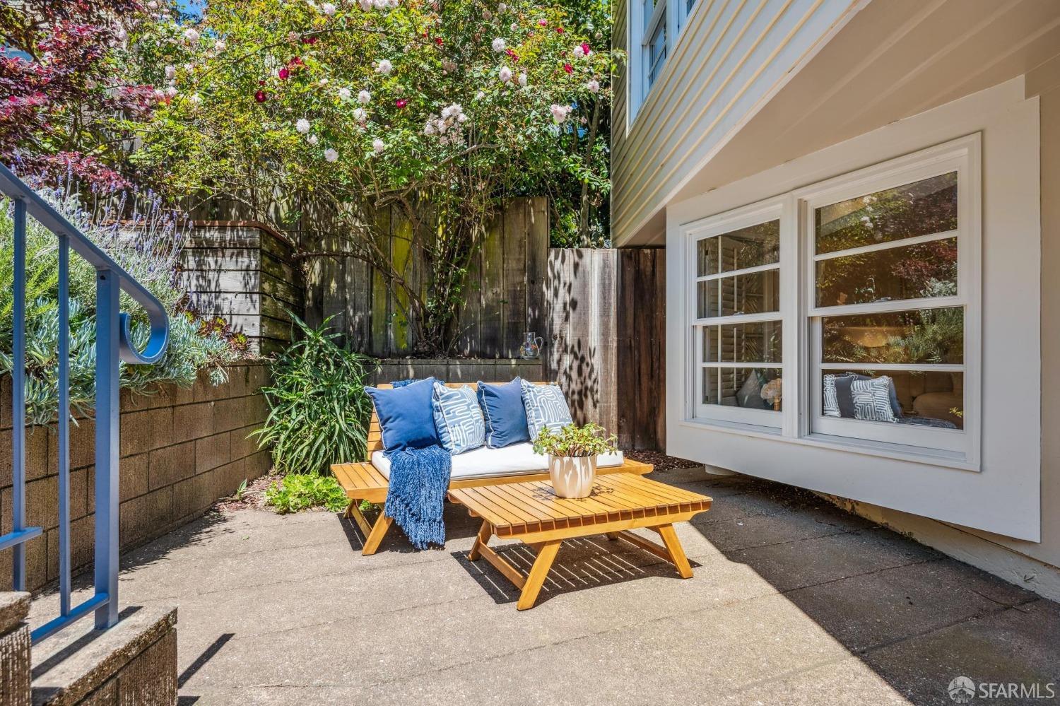 25 Roselyn Terrace