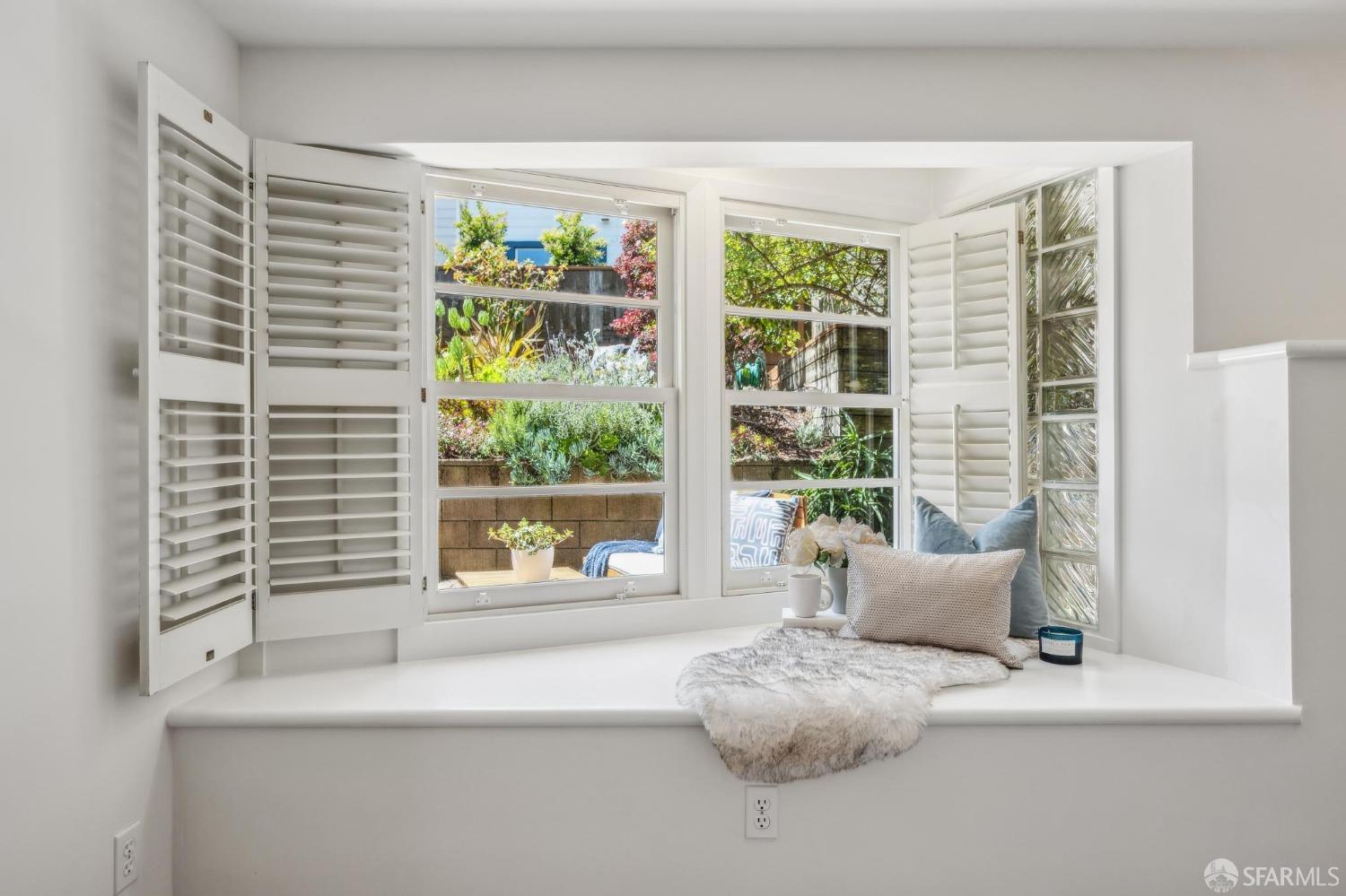 25 Roselyn Terrace