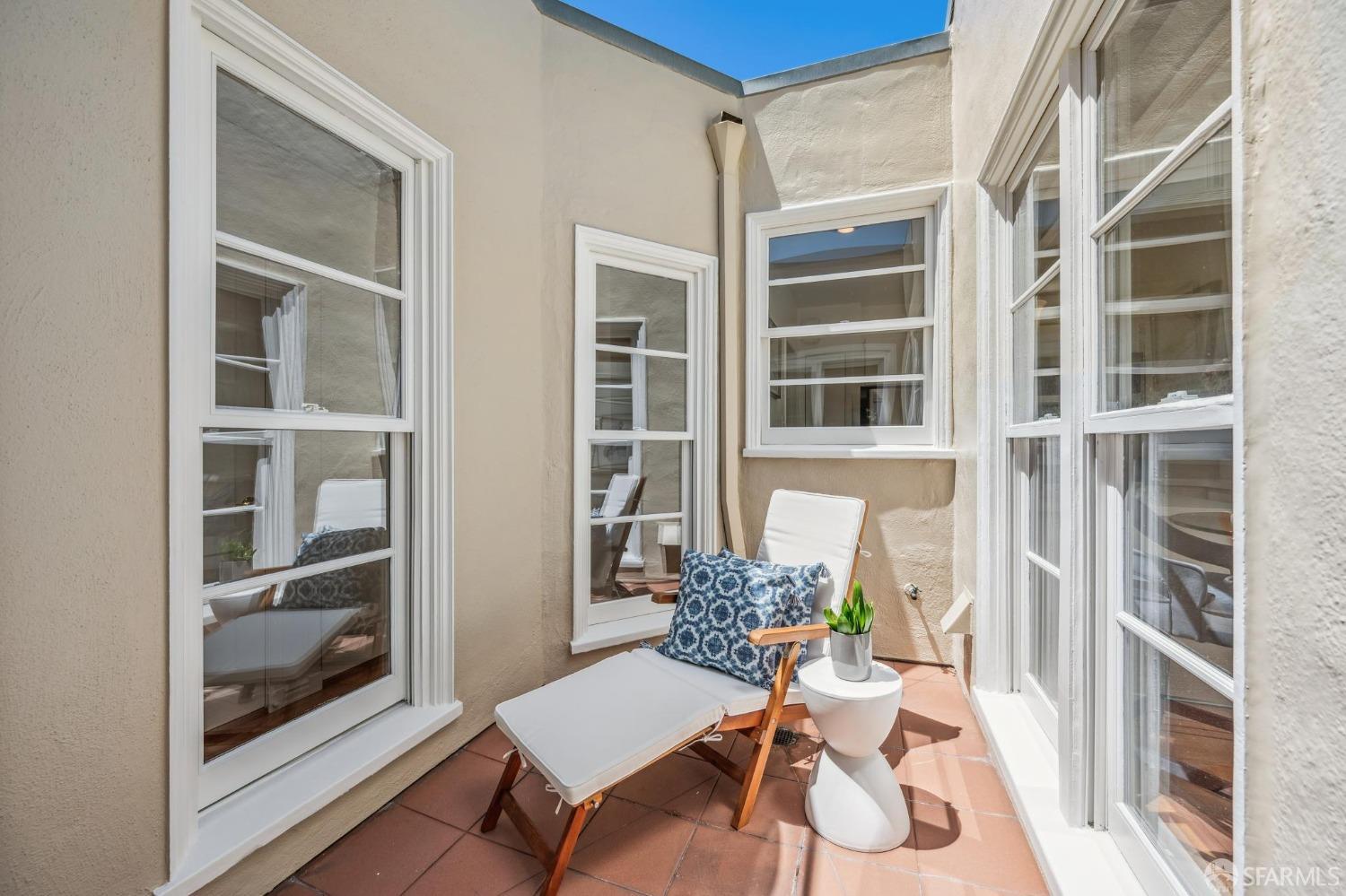 25 Roselyn Terrace