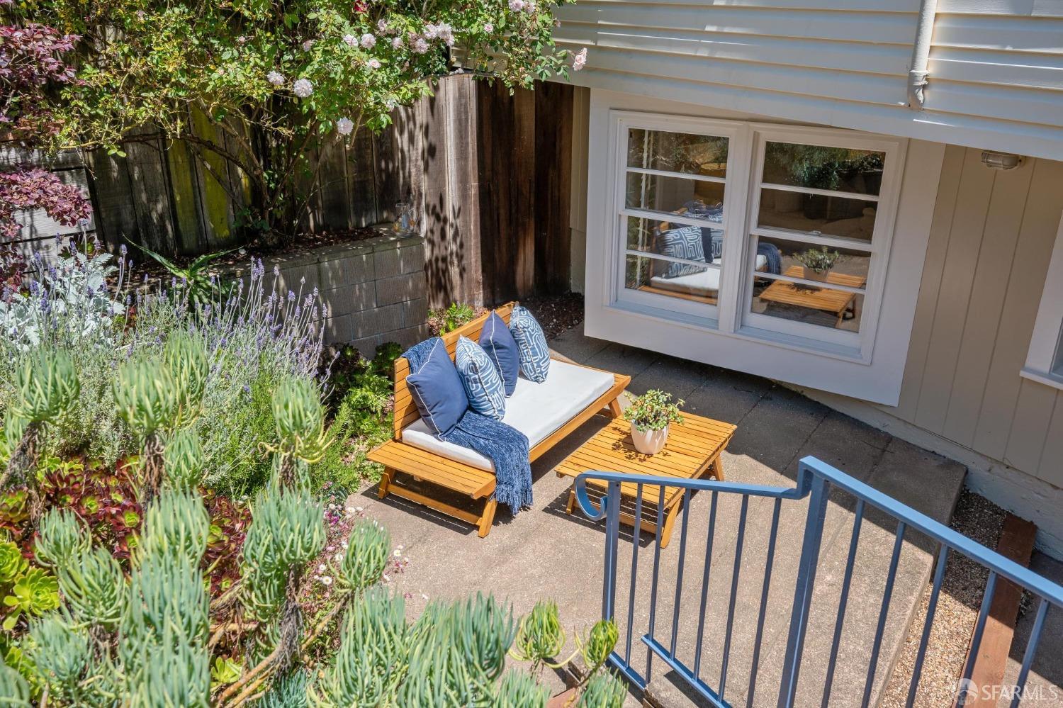 25 Roselyn Terrace