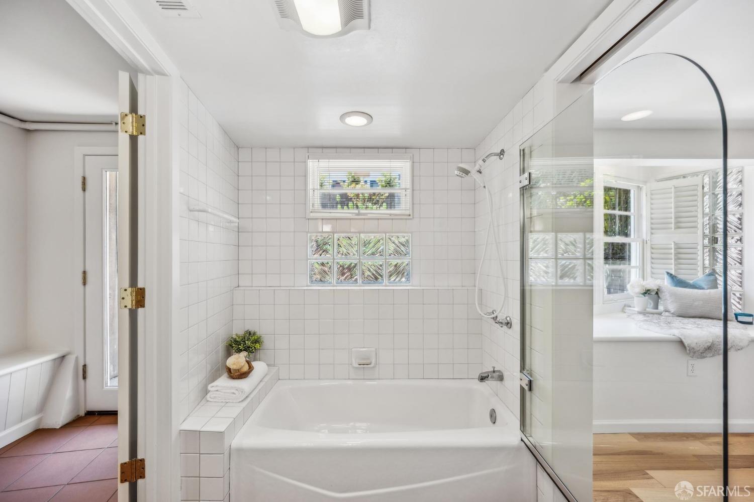 25 Roselyn Terrace