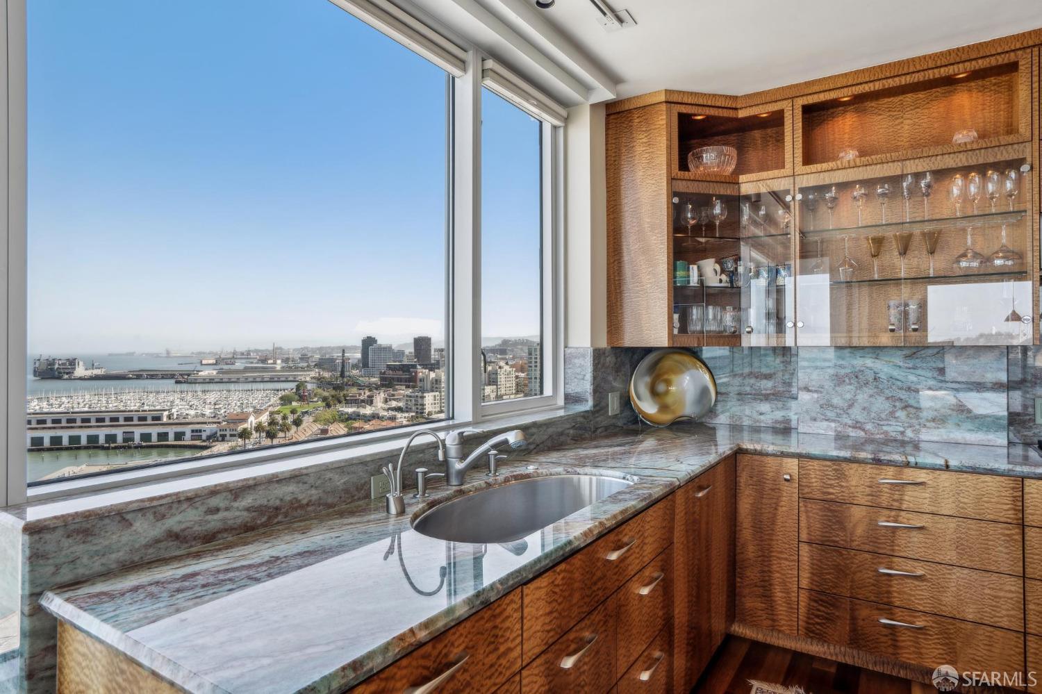 501 Beale Street # 20A