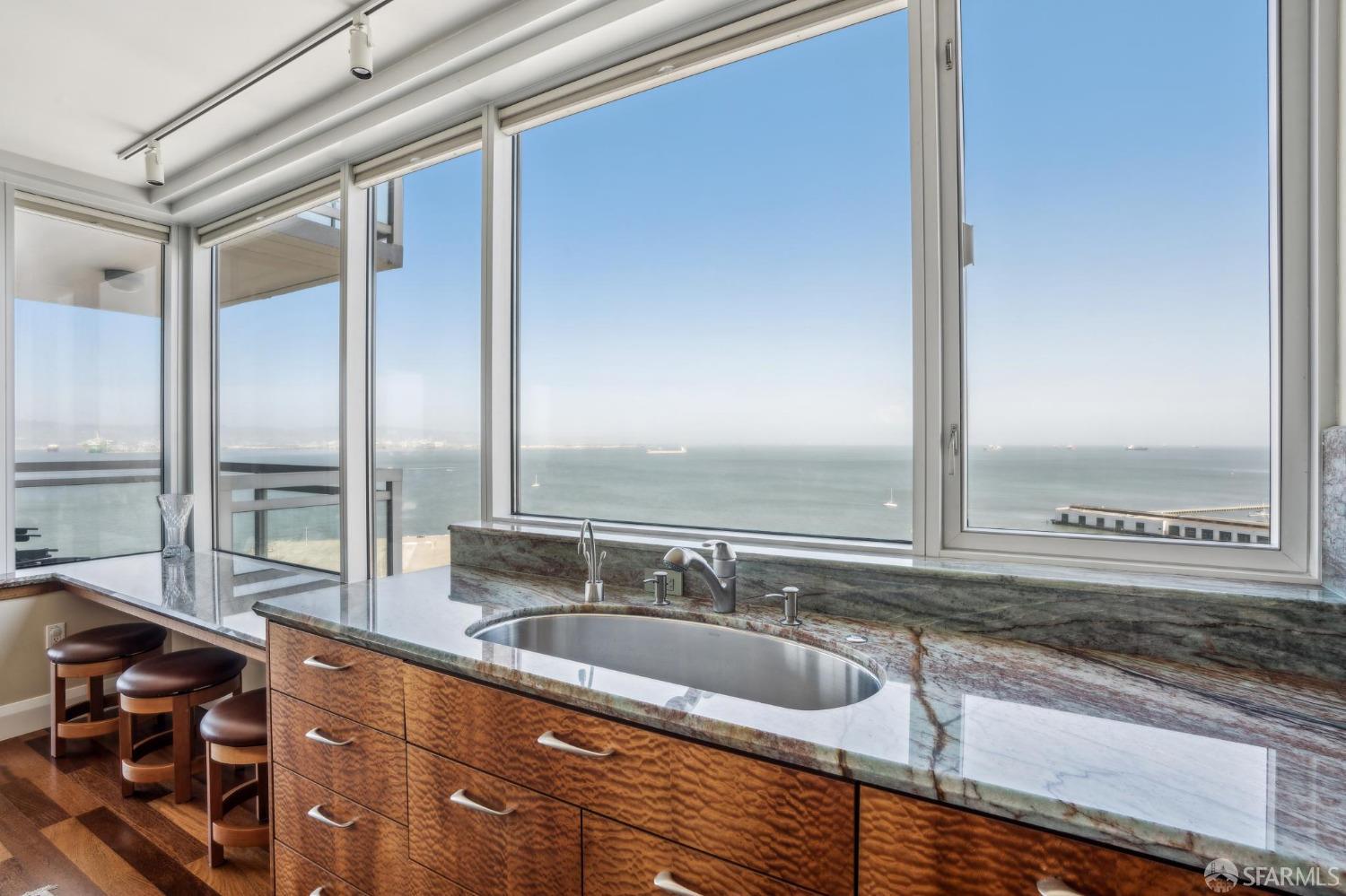 501 Beale Street # 20A