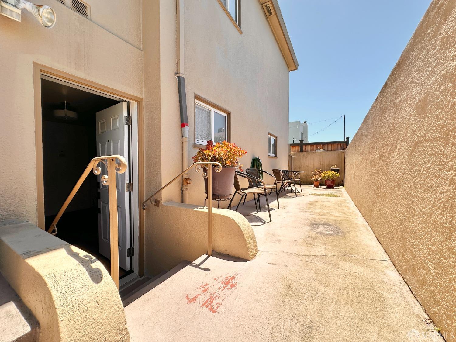 1001 Sloat Boulevard