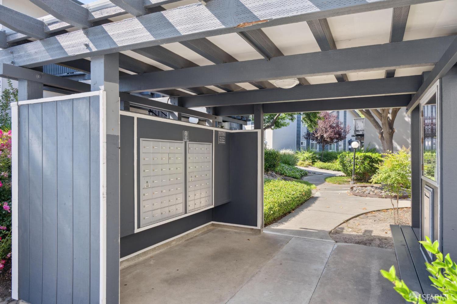 9085 Alcosta Boulevard # 415