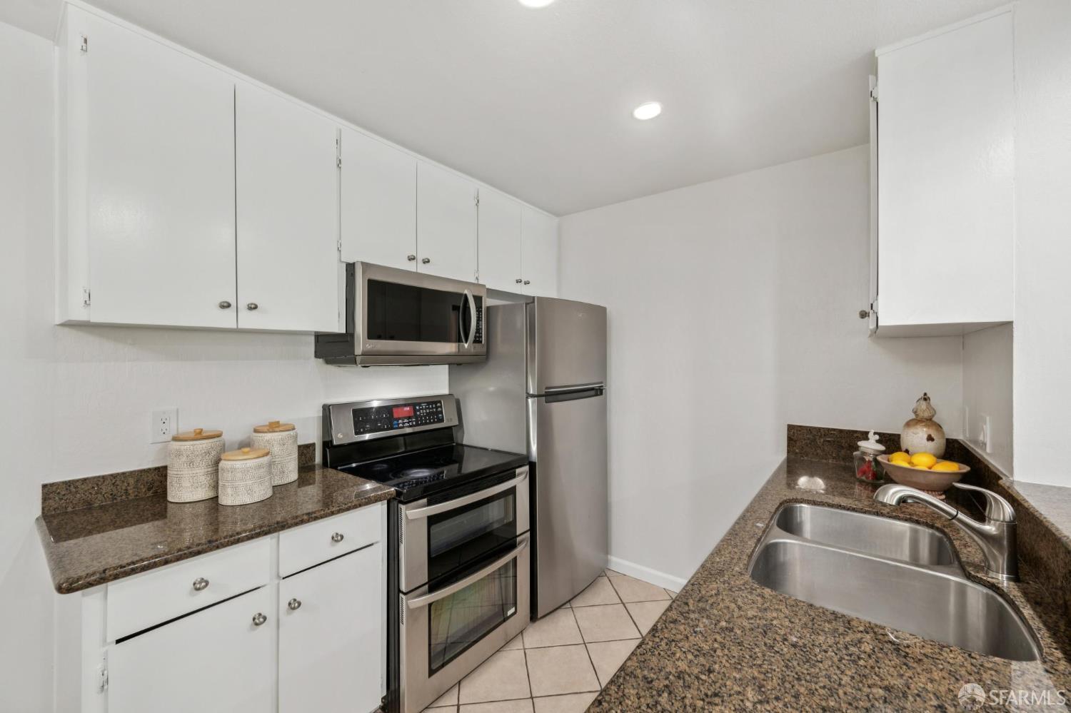 9085 Alcosta Boulevard # 415