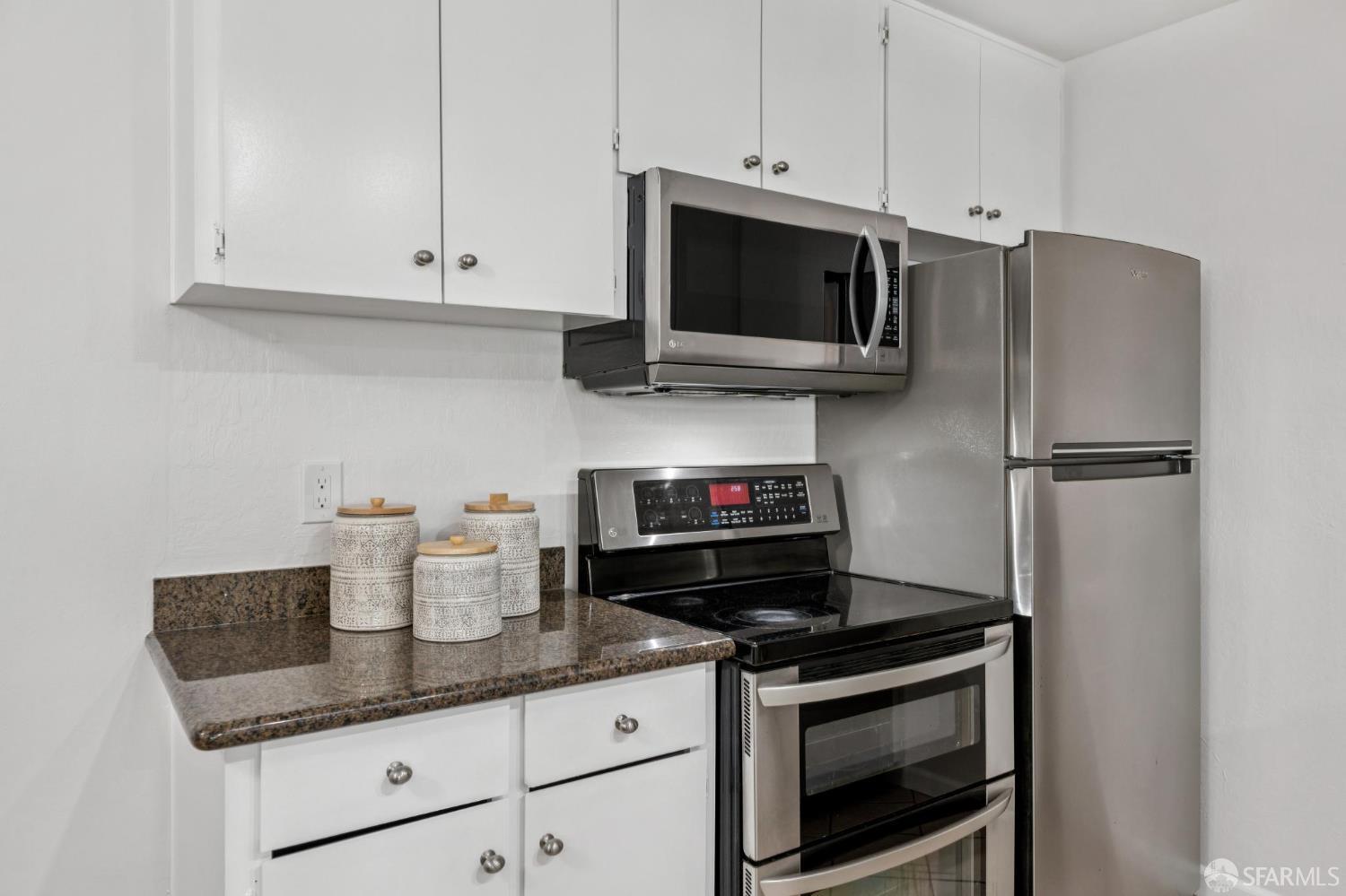 9085 Alcosta Boulevard # 415
