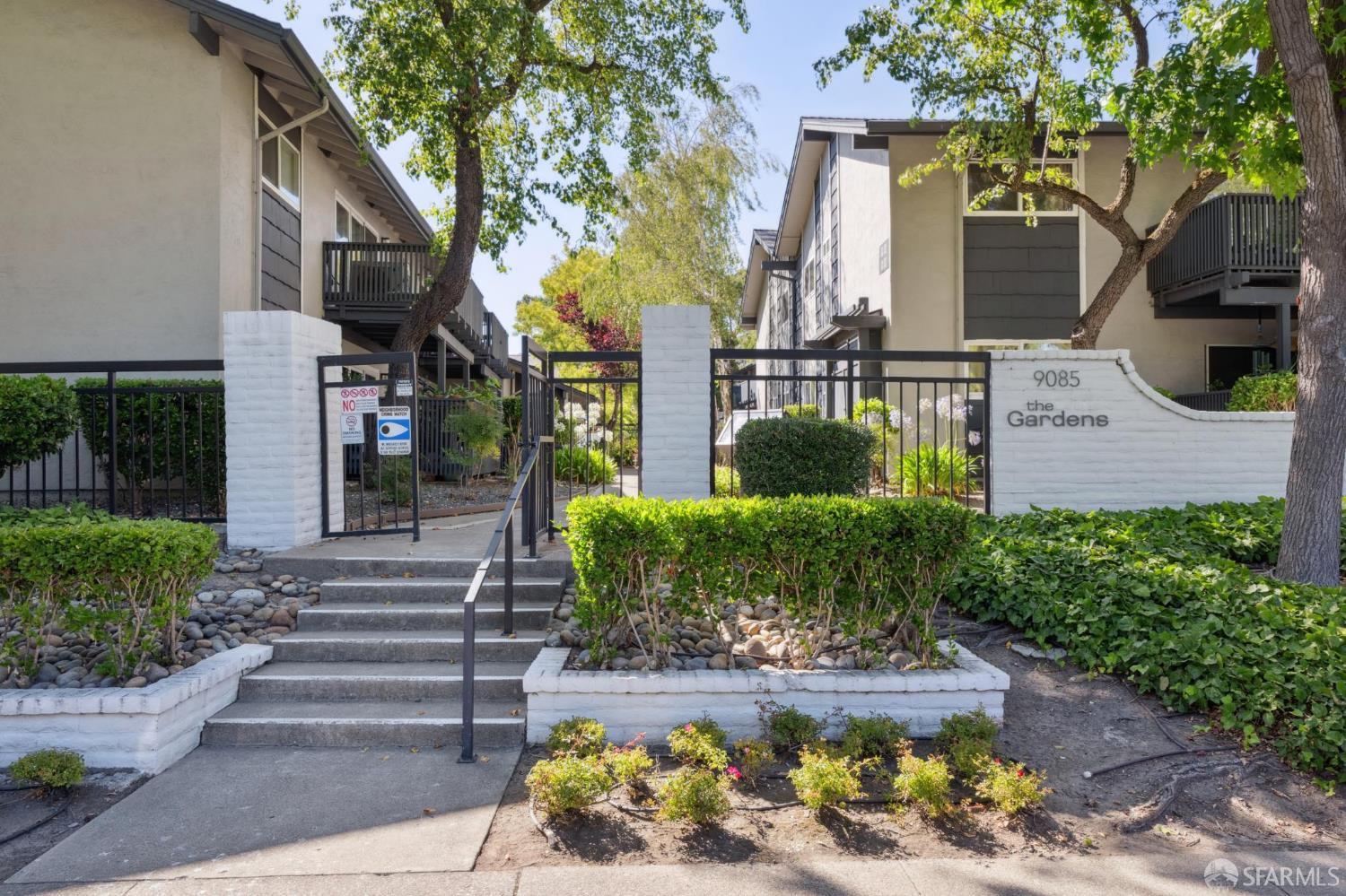 9085 Alcosta Boulevard # 415
