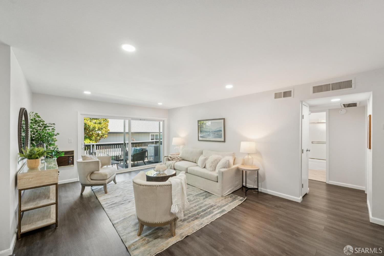 9085 Alcosta Boulevard # 415