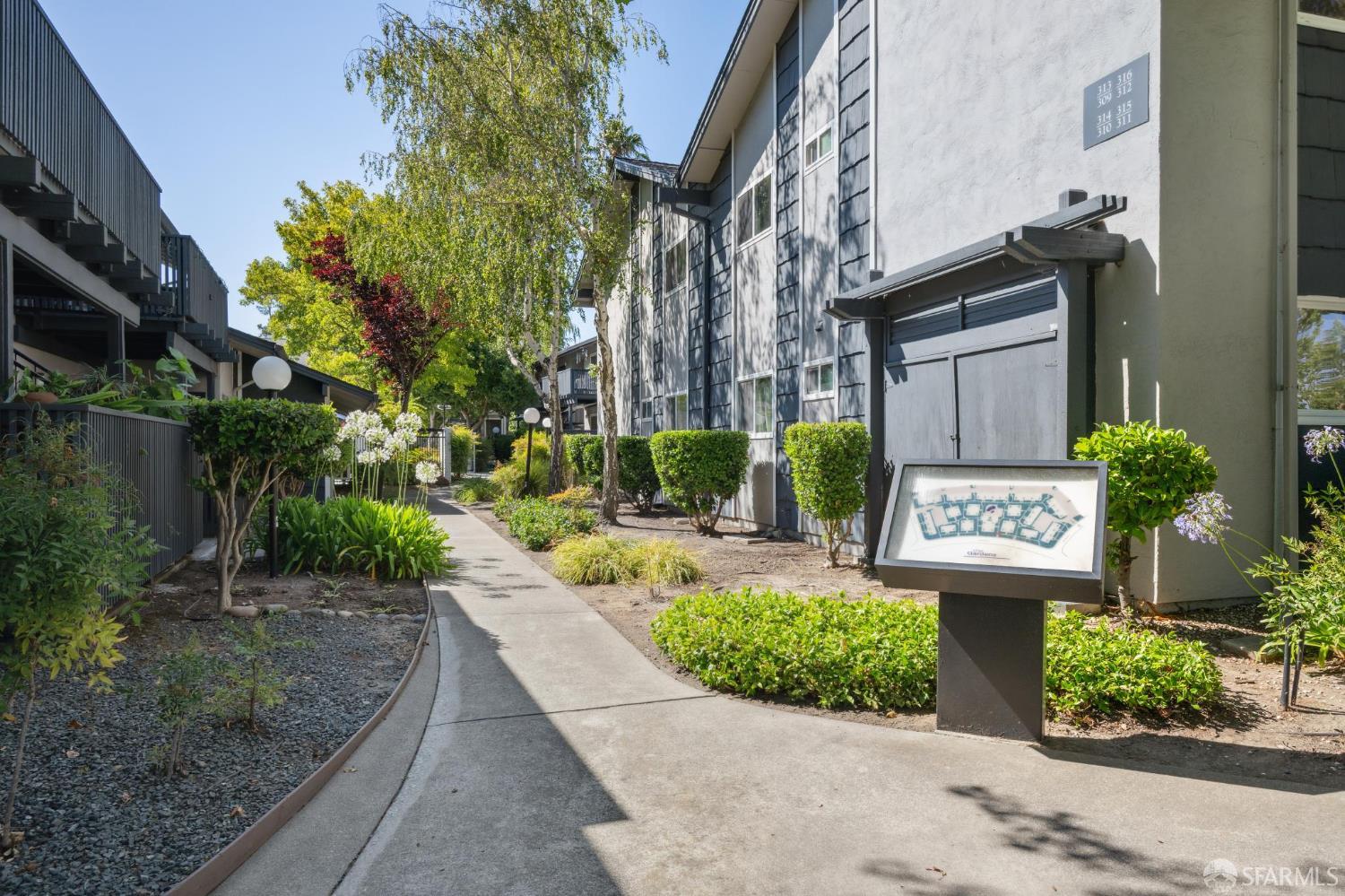 9085 Alcosta Boulevard # 415