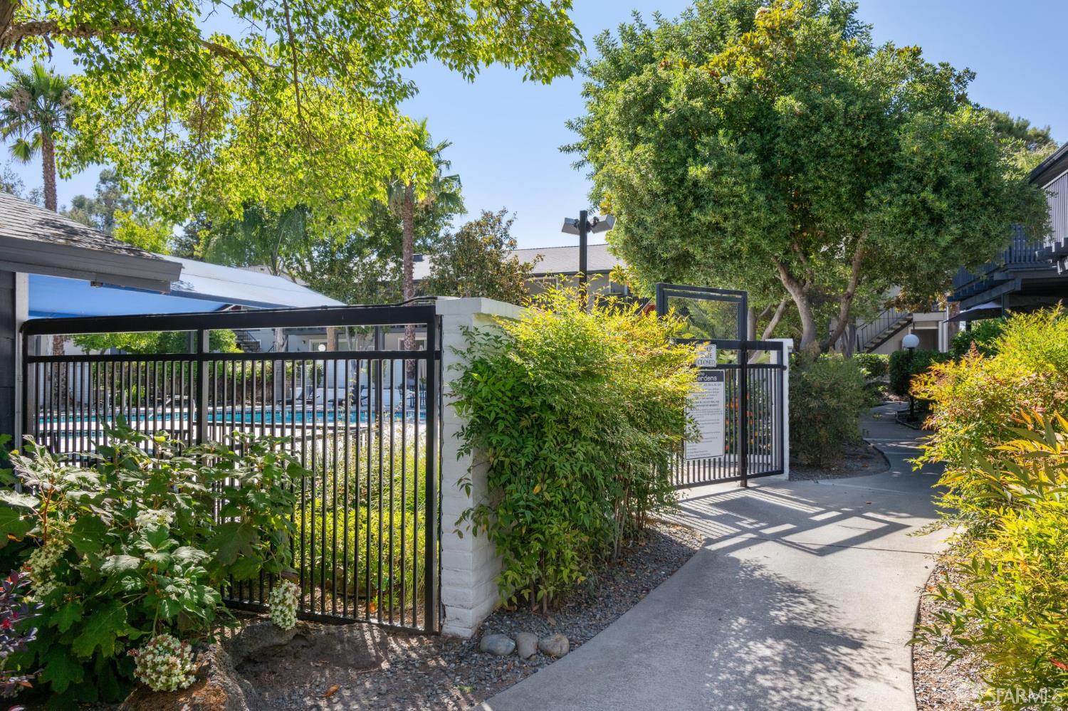 9085 Alcosta Boulevard # 415