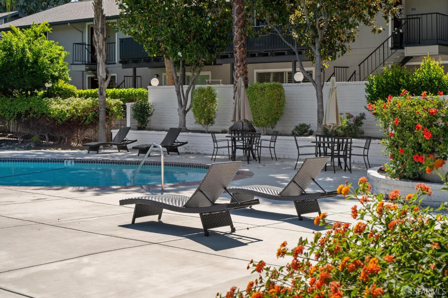 9085 Alcosta Boulevard # 415
