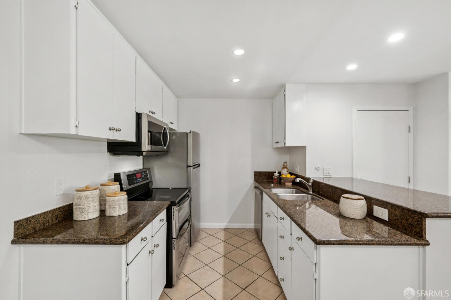 9085 Alcosta Boulevard # 415