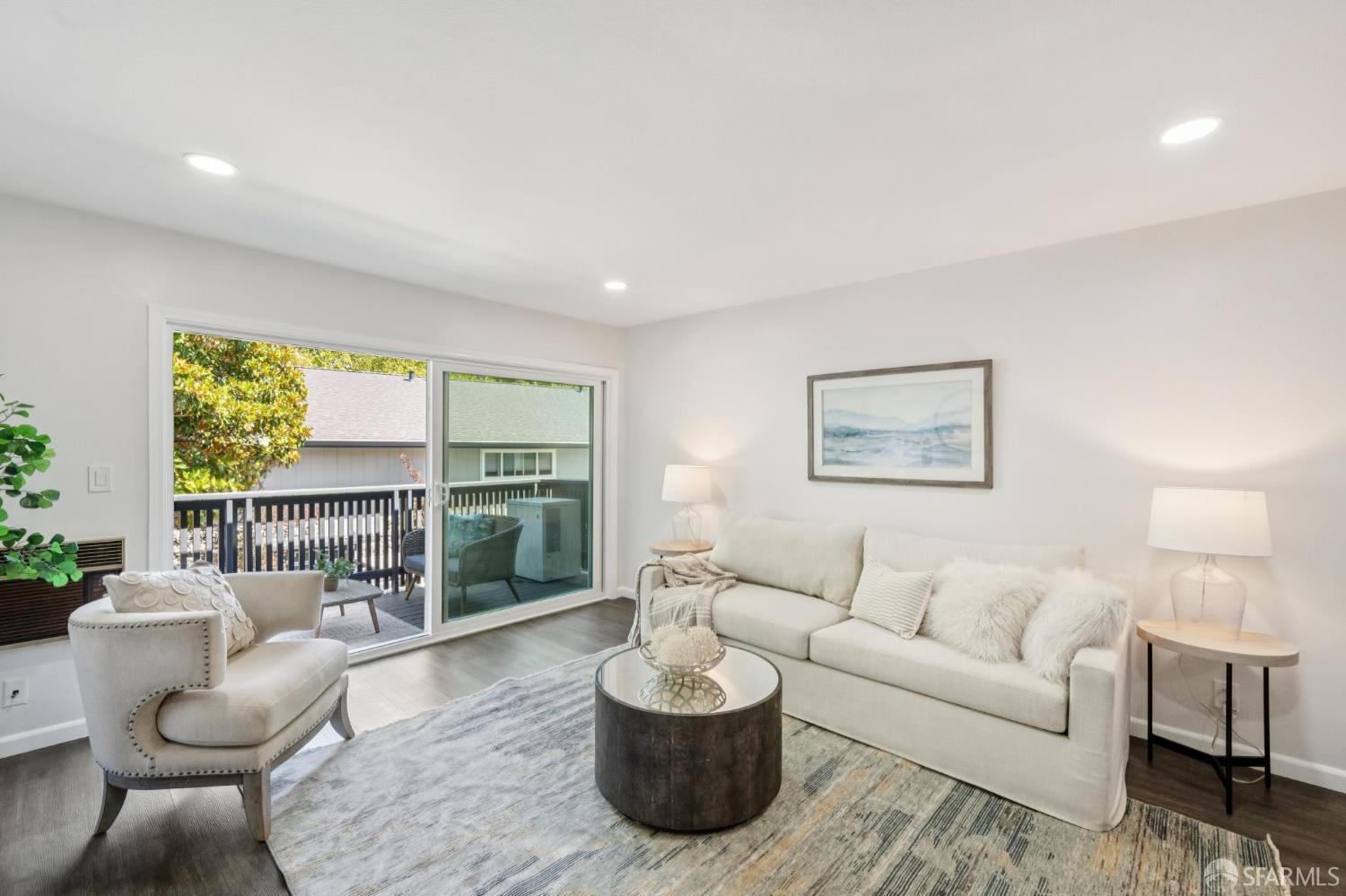 9085 Alcosta Boulevard # 415