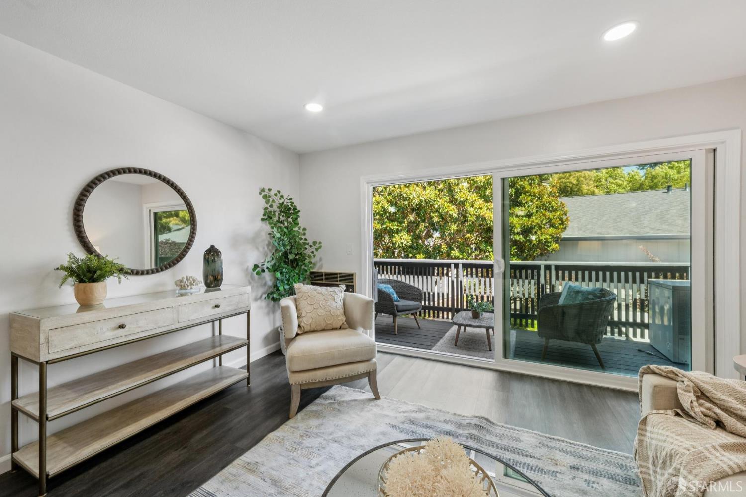 9085 Alcosta Boulevard # 415