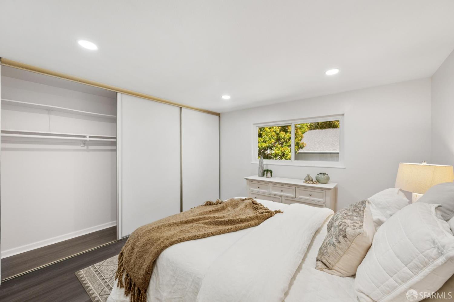 9085 Alcosta Boulevard # 415