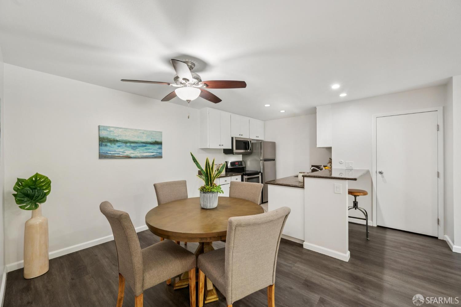 9085 Alcosta Boulevard # 415