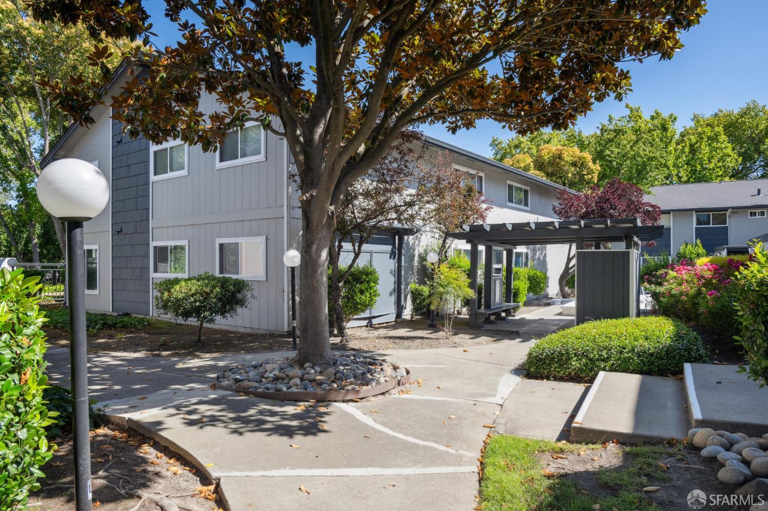 9085 Alcosta Boulevard # 415