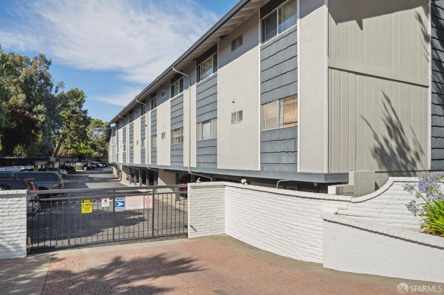 9085 Alcosta Boulevard # 415
