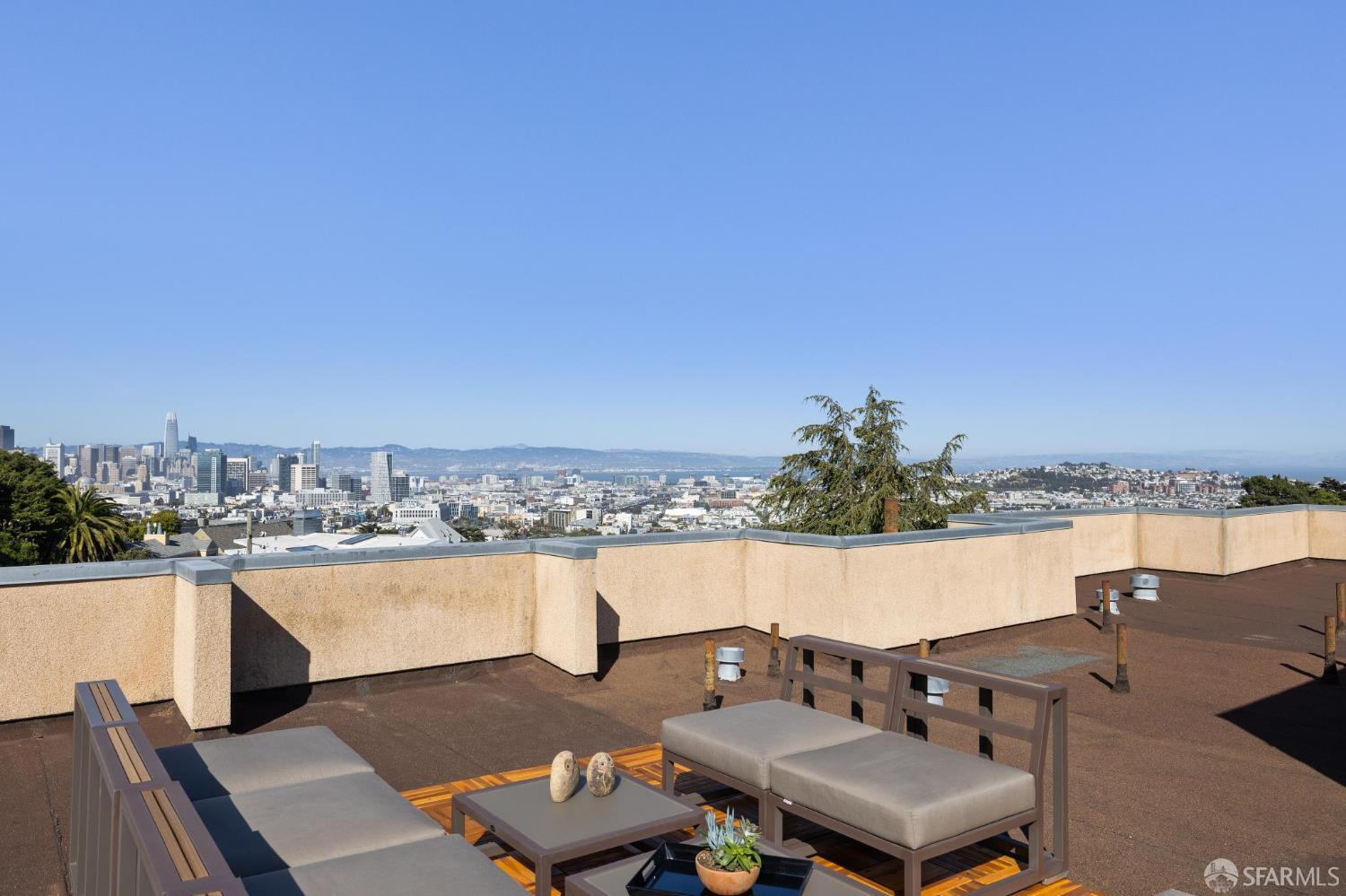 215 Roosevelt Way