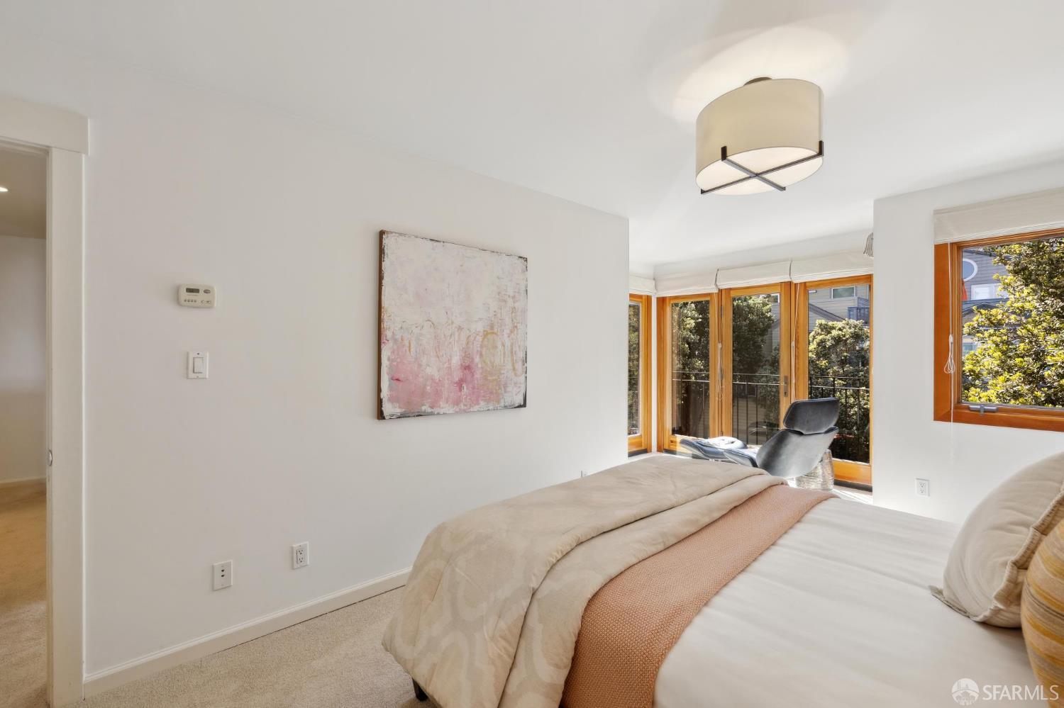 215 Roosevelt Way