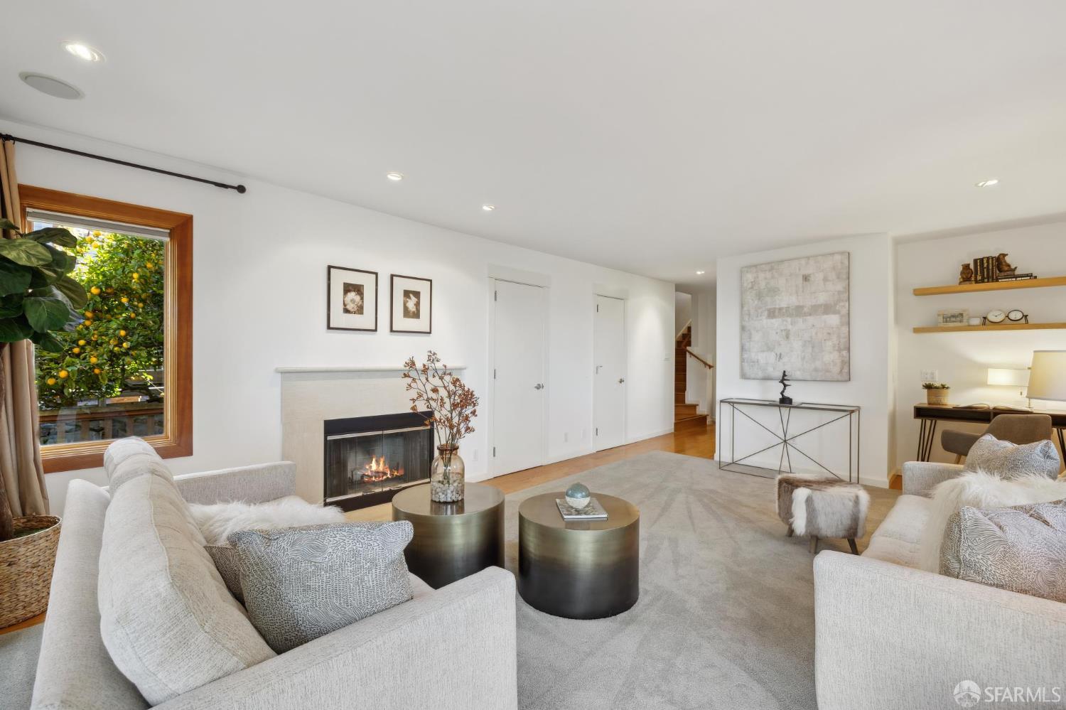 215 Roosevelt Way