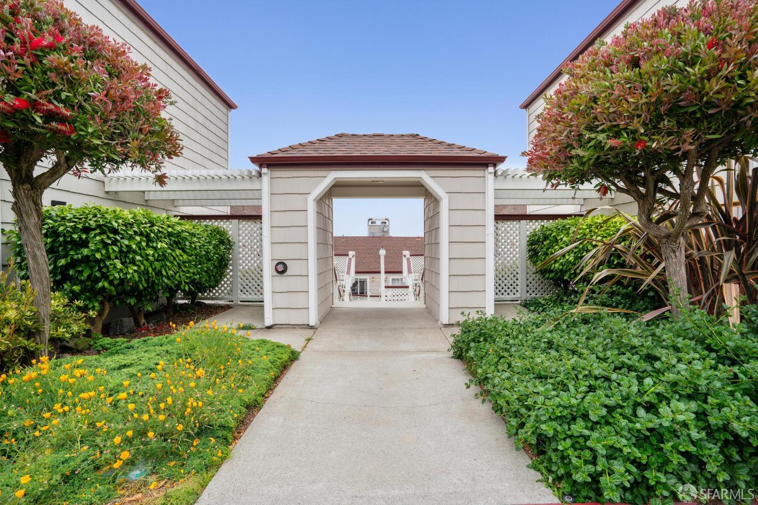 850 Pointe Pacific Drive # 4
