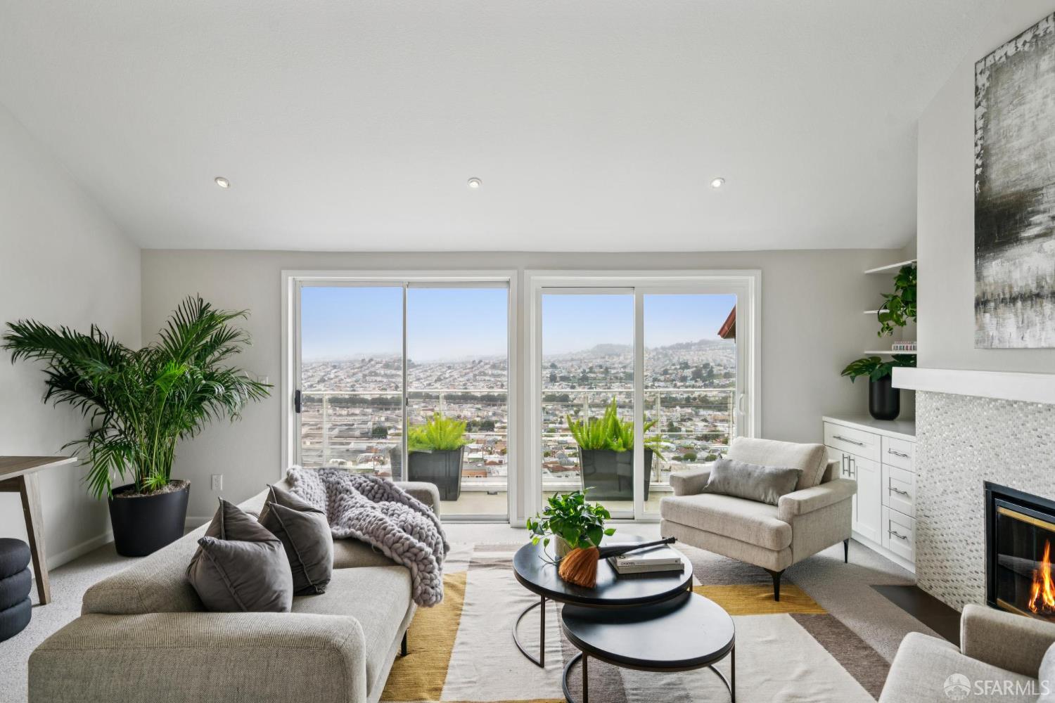 850 Pointe Pacific Drive # 4
