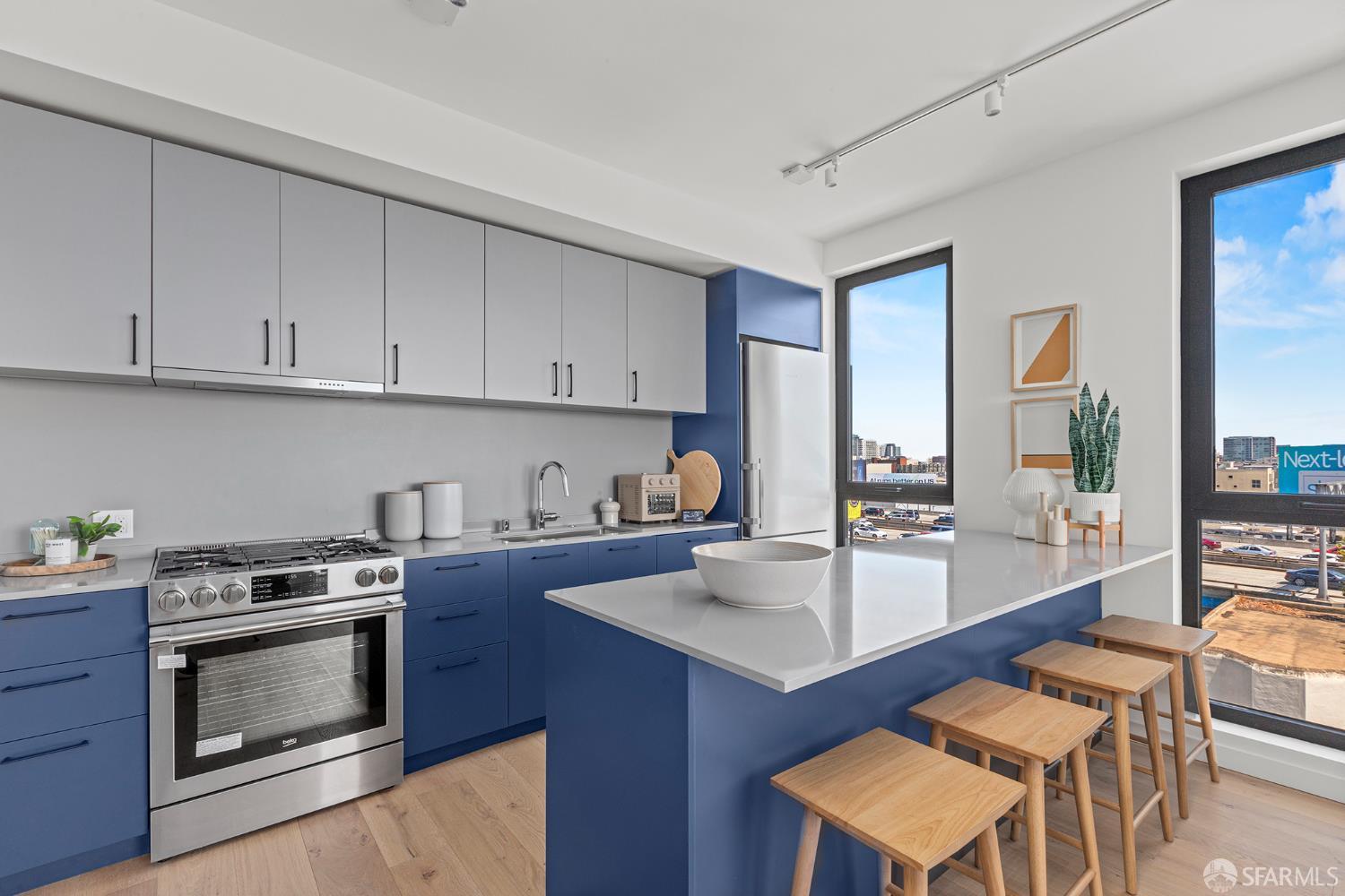 988 Harrison Street Unit: HM6