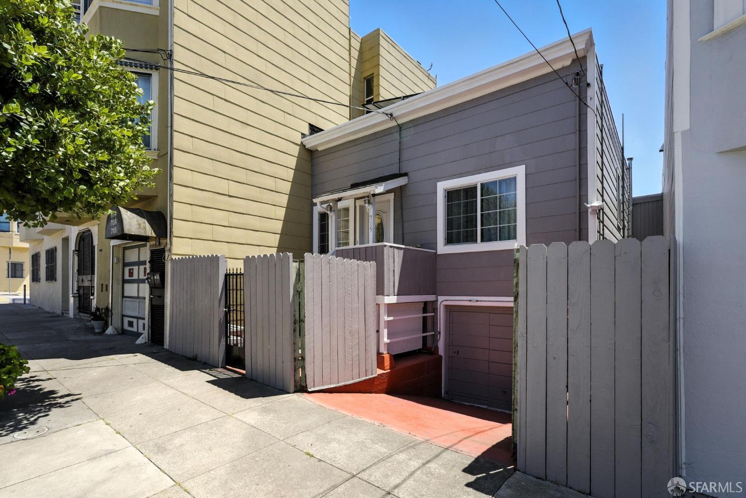 715 Naples Street
