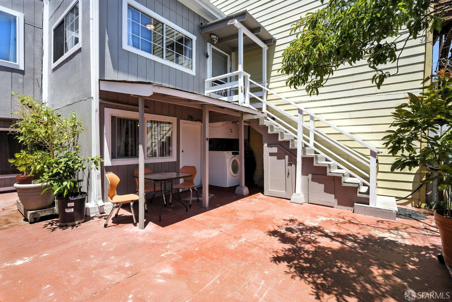 715 Naples Street