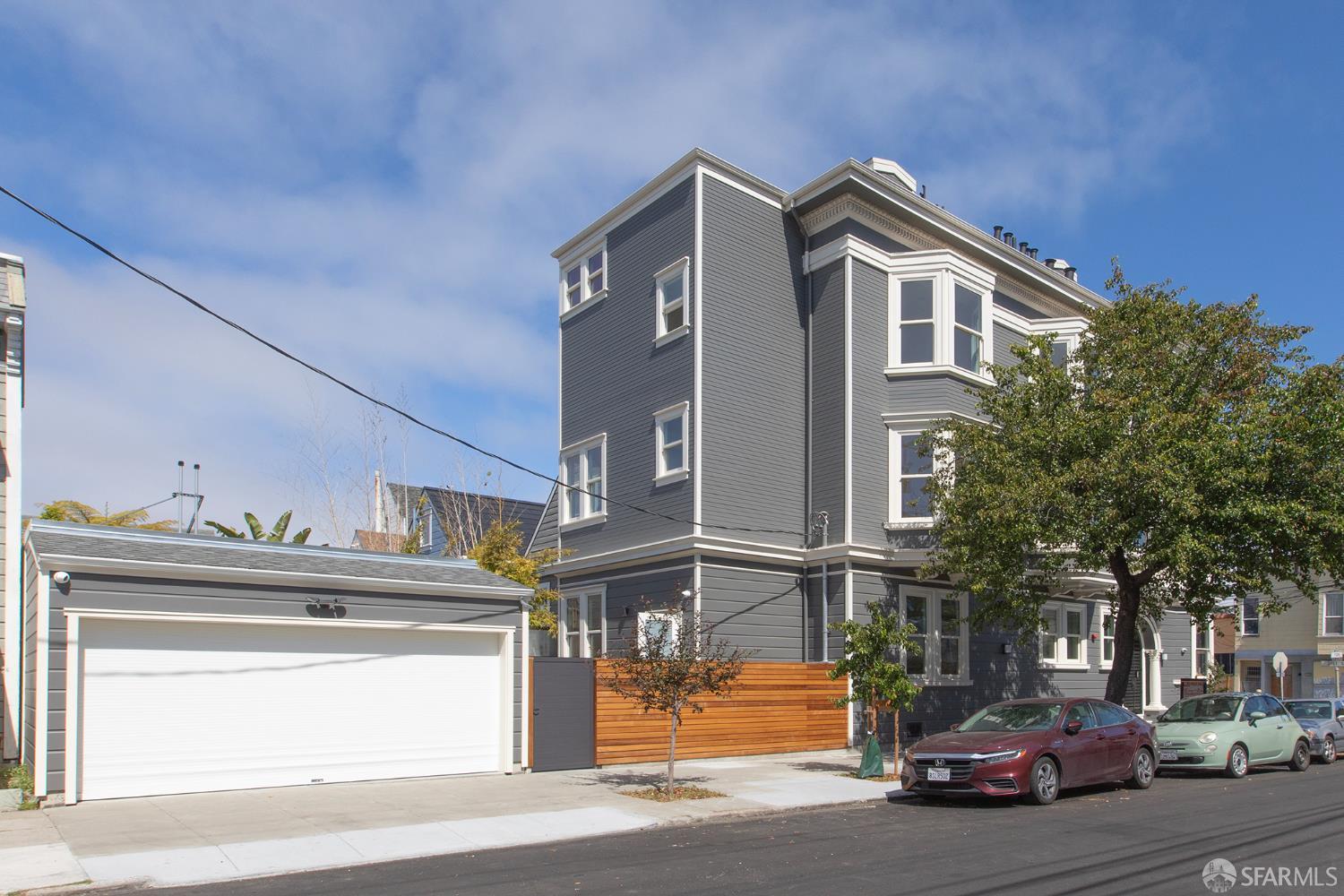 900 York Street