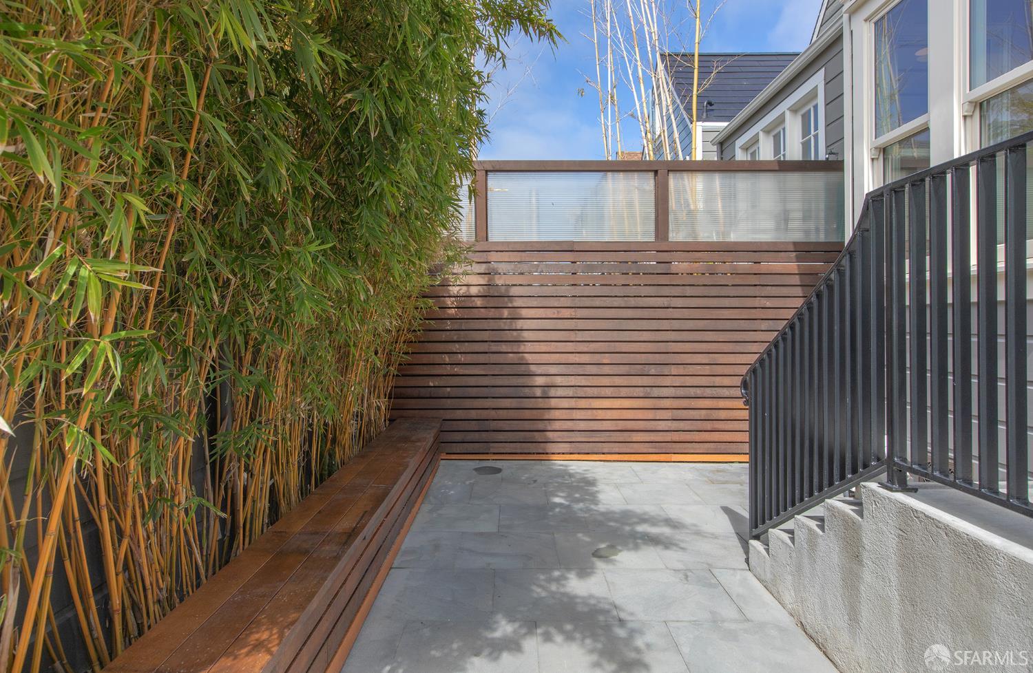 900 York Street