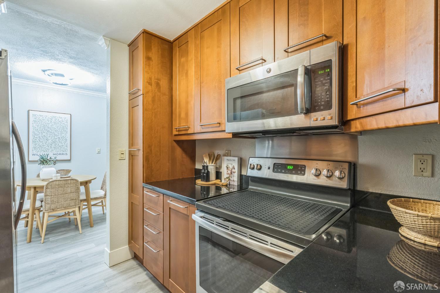 3193 Wayside Plaza # 23