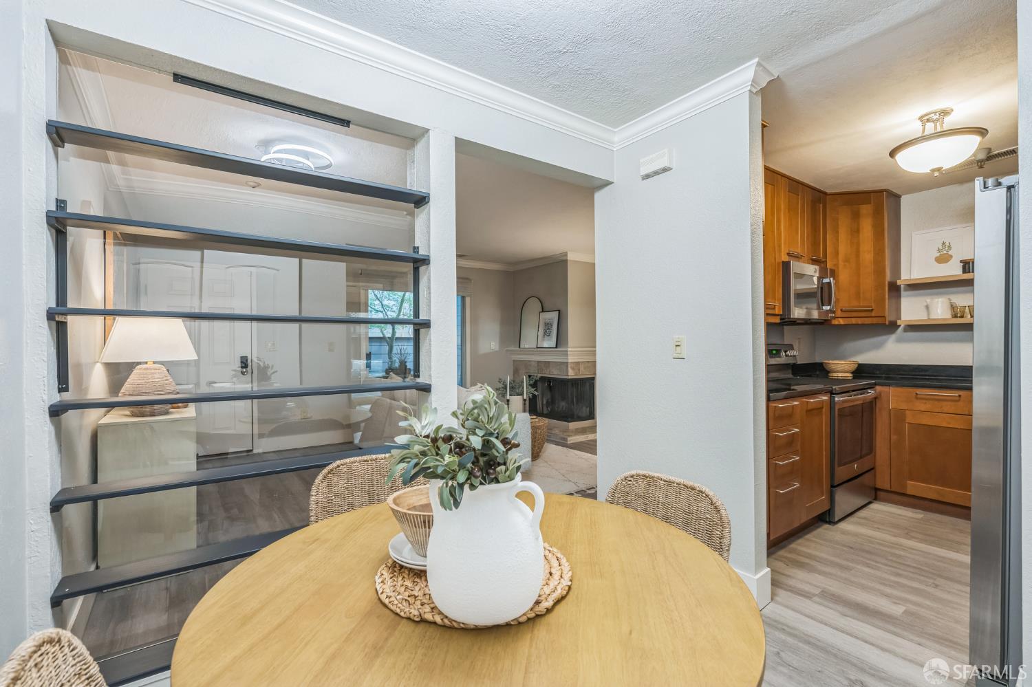 3193 Wayside Plaza # 23