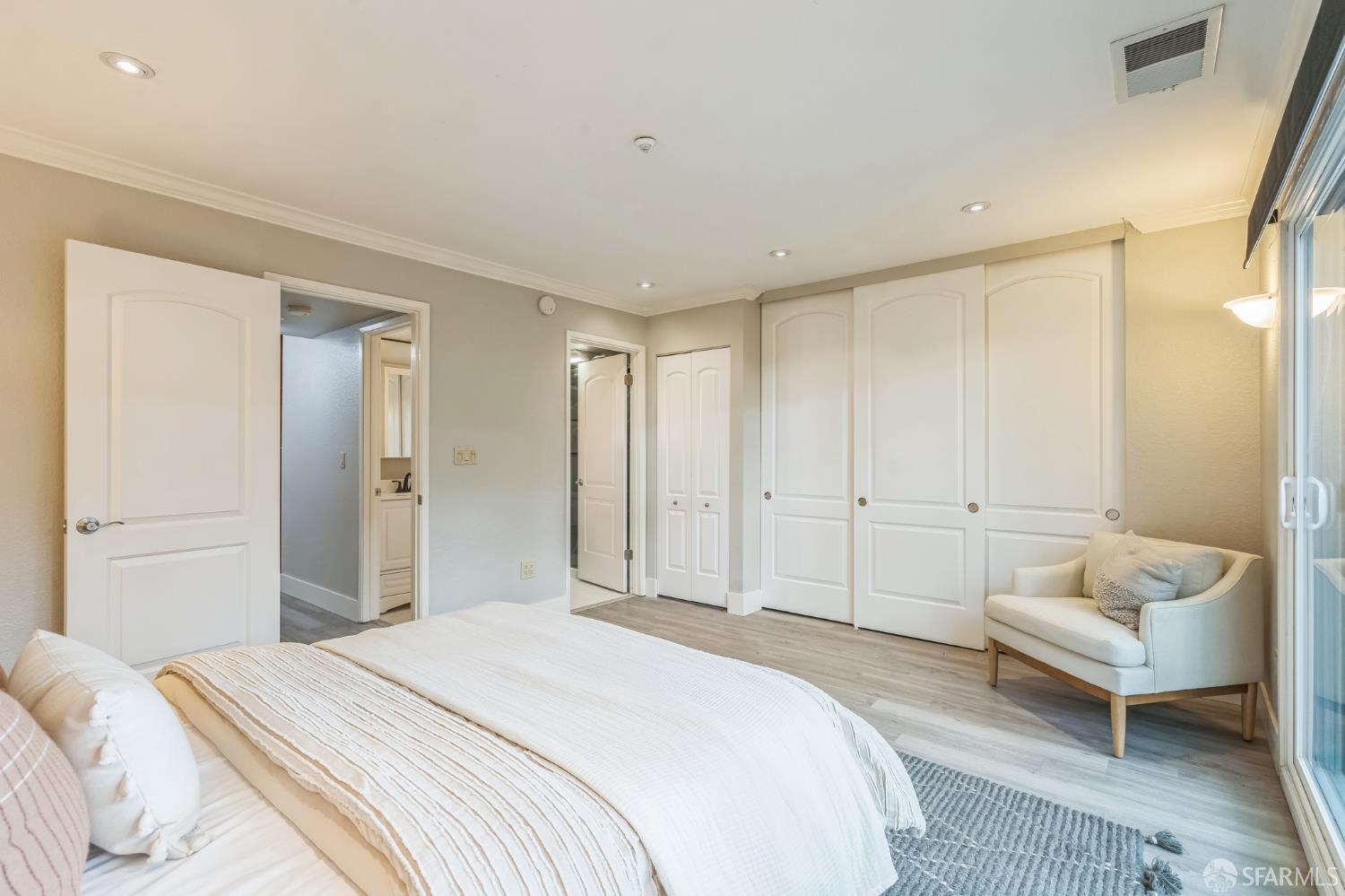 3193 Wayside Plaza # 23