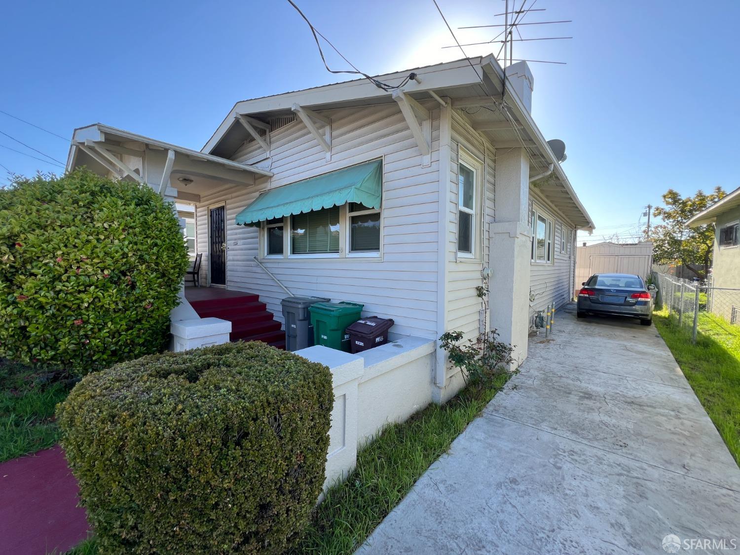 2906 Seminary Avenue