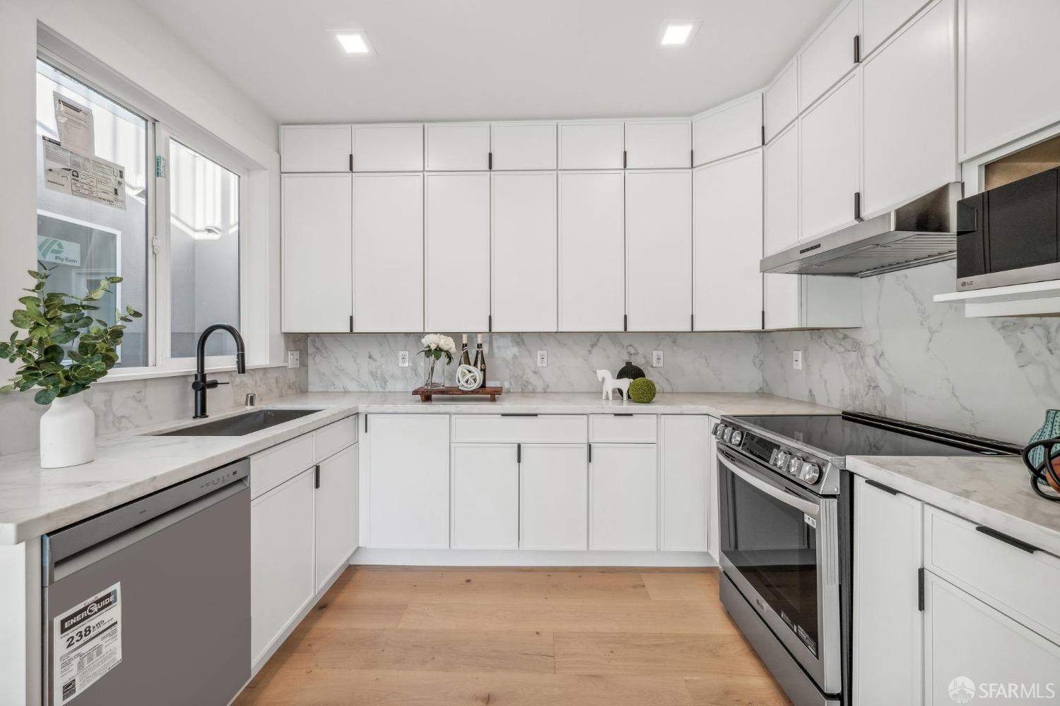 31 Romolo Place # 6