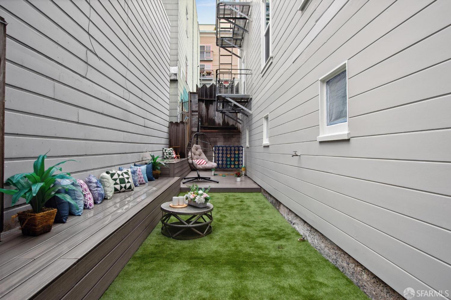 31 Romolo Place # 6