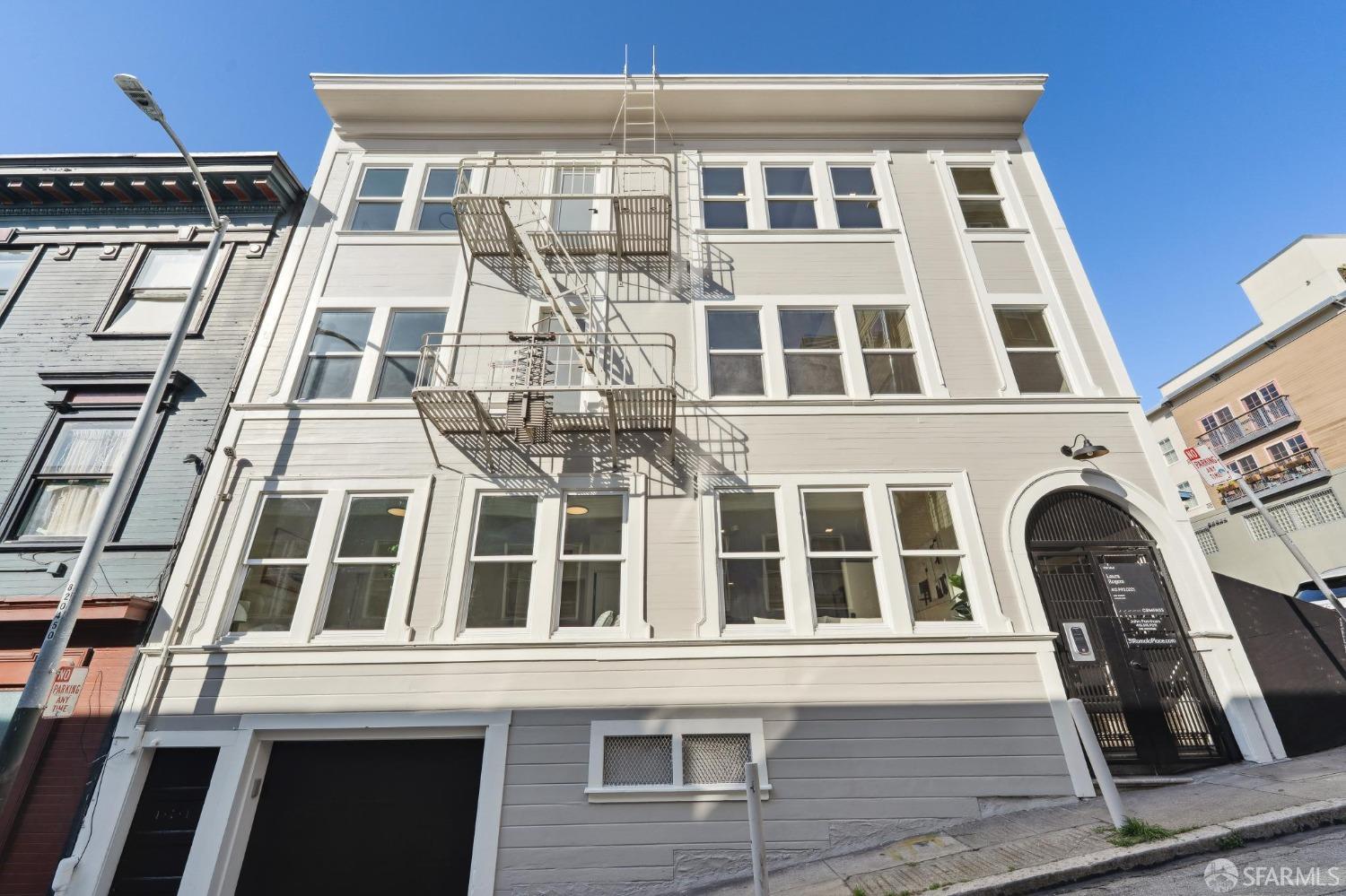 31 Romolo Place # 6