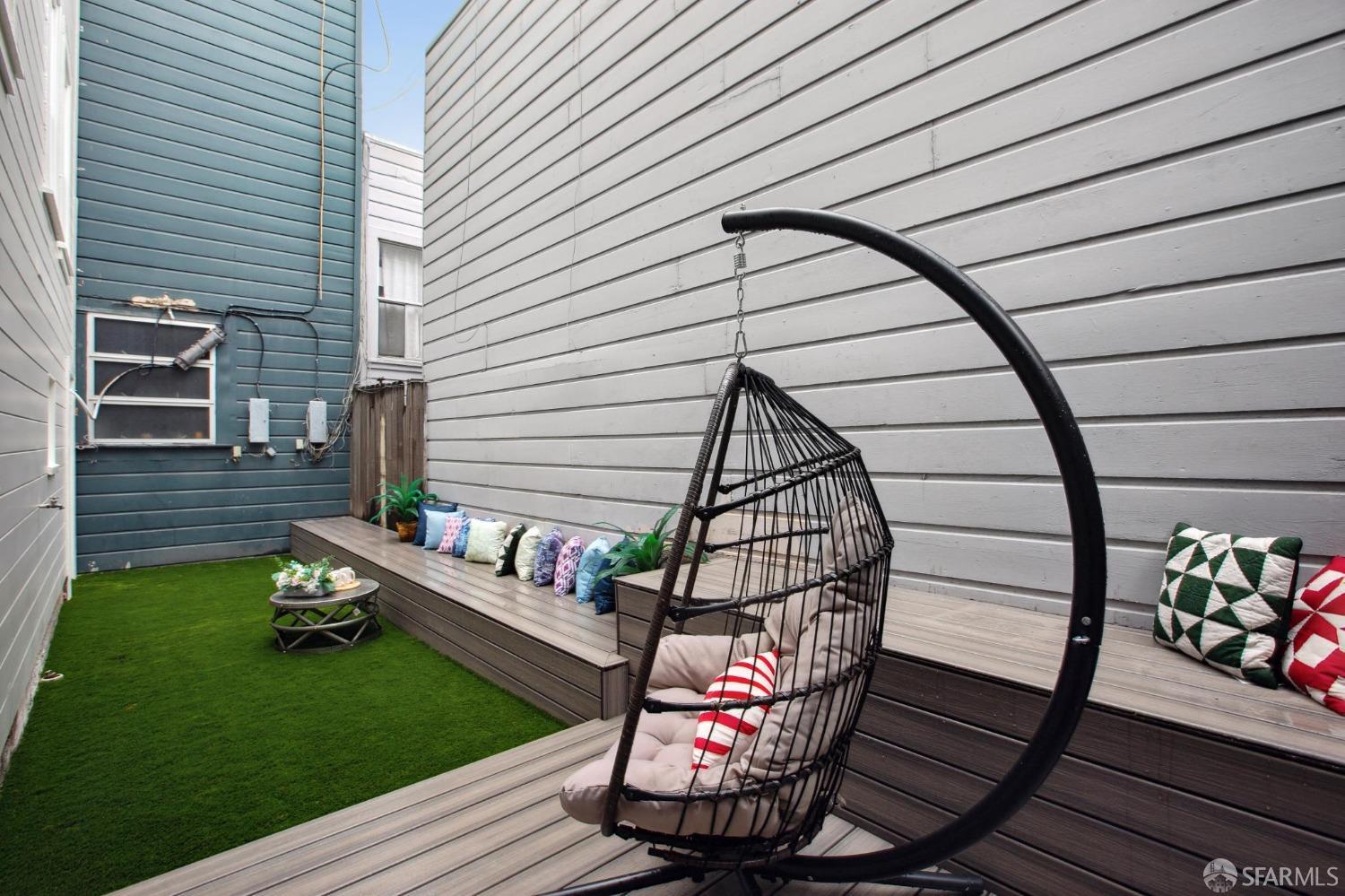 31 Romolo Place # 6
