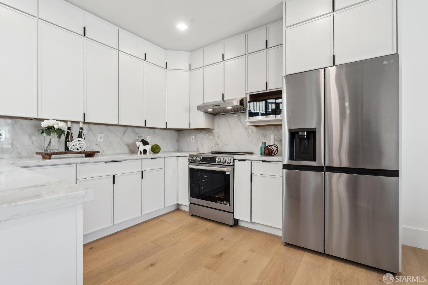 31 Romolo Place # 6