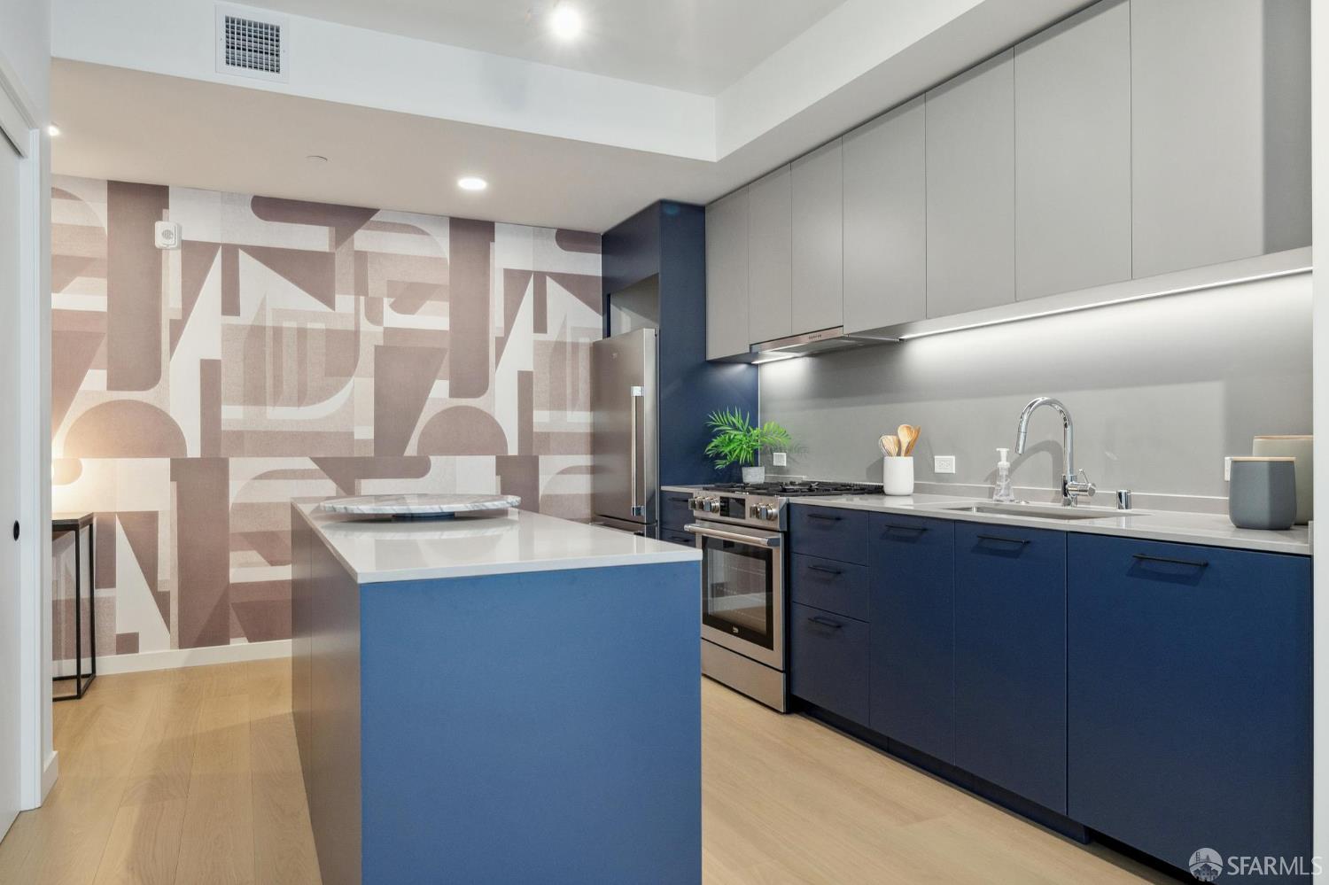 988 Harrison Street Unit: YH2