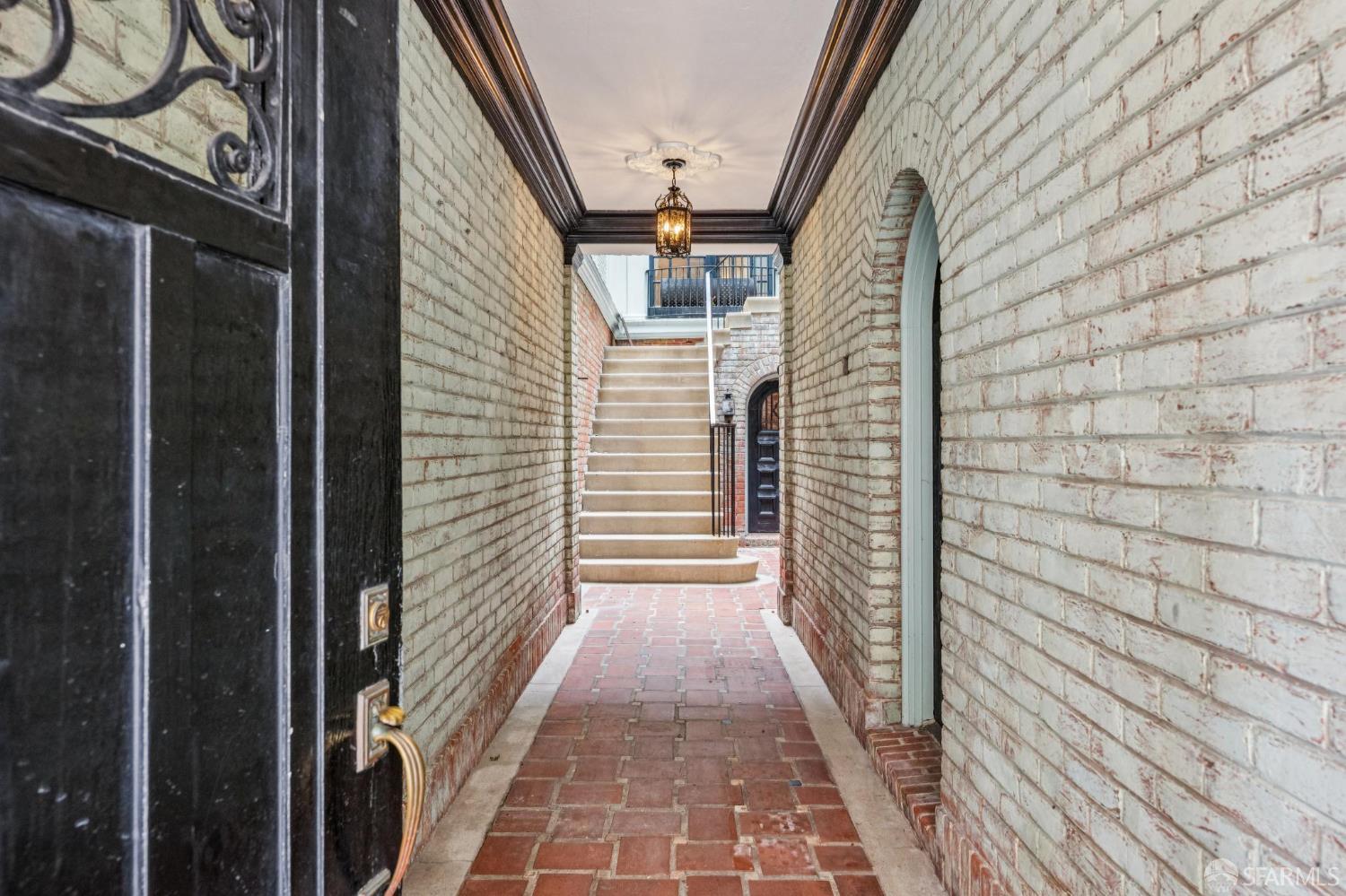 843 Mason Street