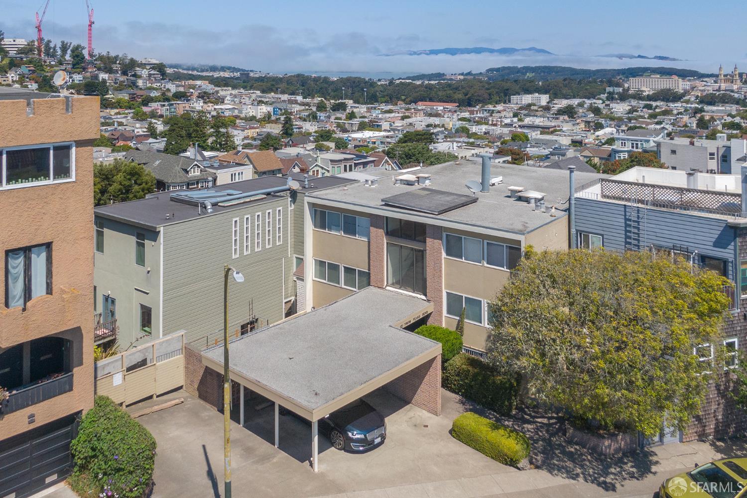22 Twin Peaks Boulevard
