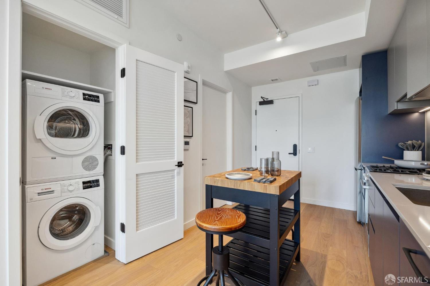 988 Harrison Street Unit: JR3