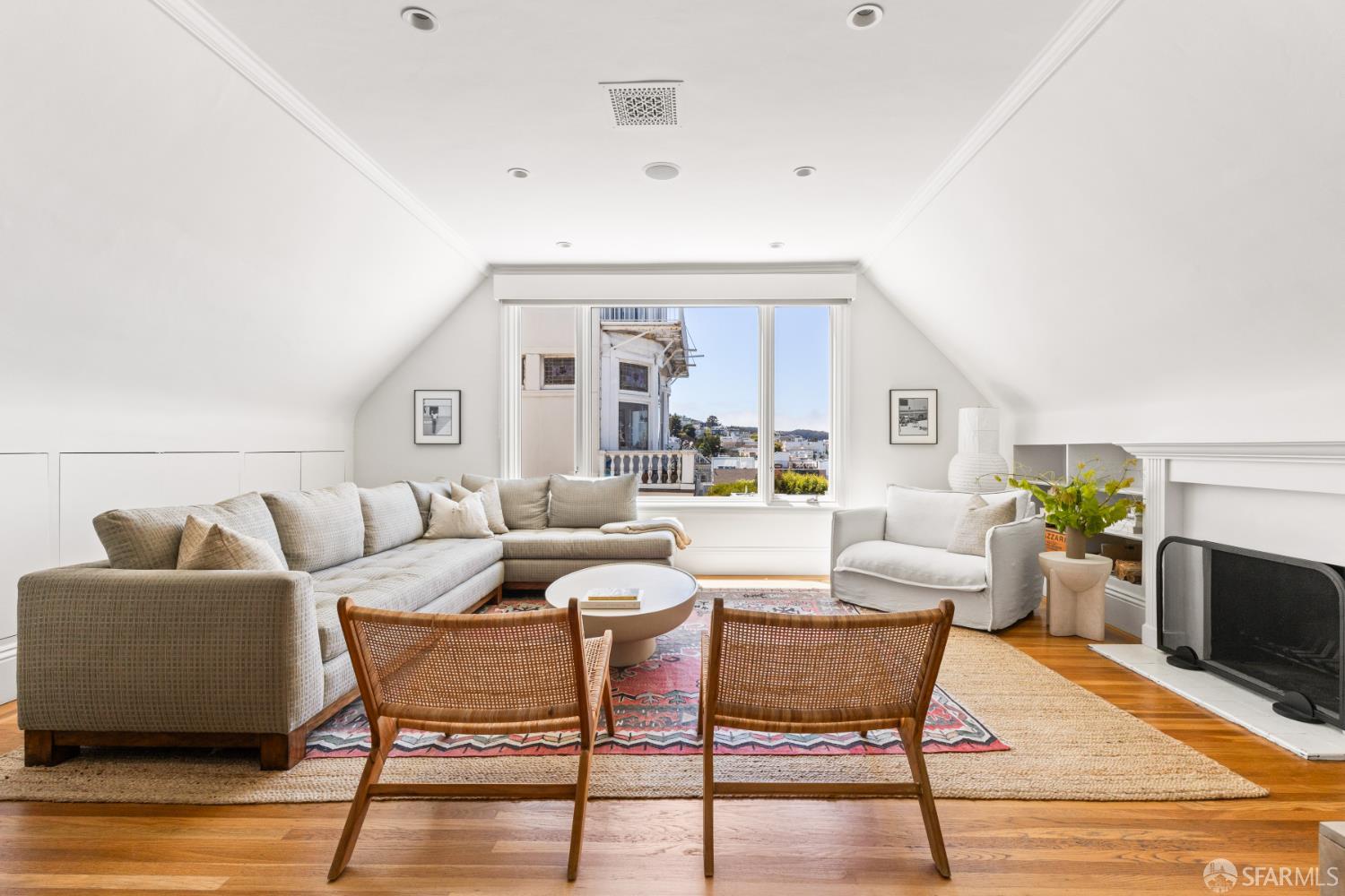 2833 Webster Street # 5